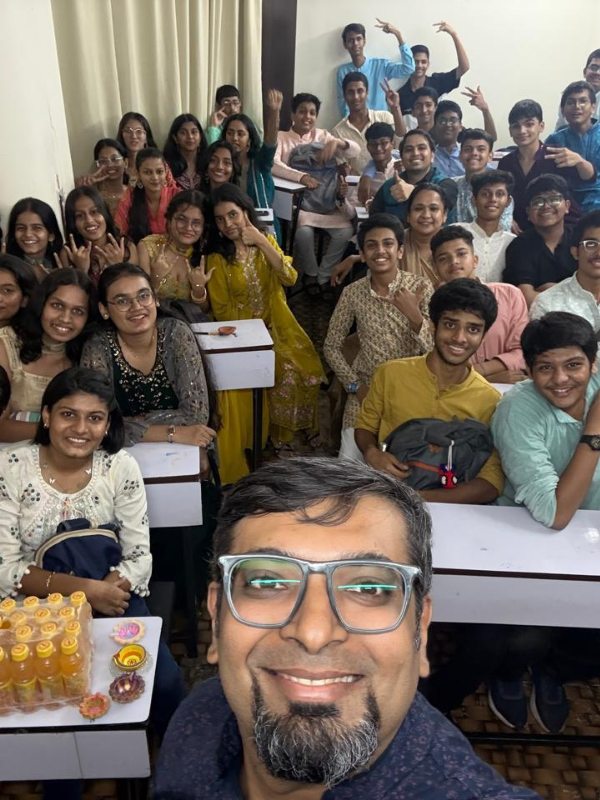 Vijay Tutions About_1